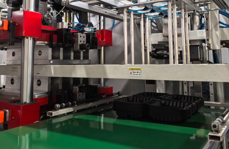 Food_Container_Making_Machine_2