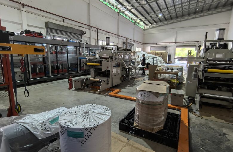 Food_Container_Making_Machine_4